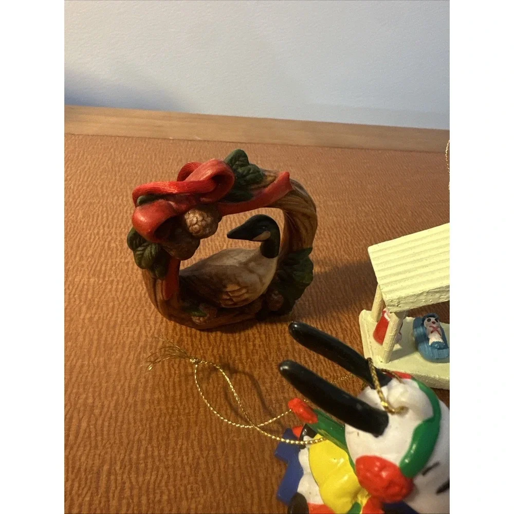 Lot Of 5 Vtg Christmas Ornaments: Snoopy, Mouse, Nativity‎